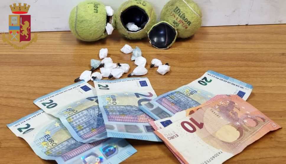 droga palle tennis polizia