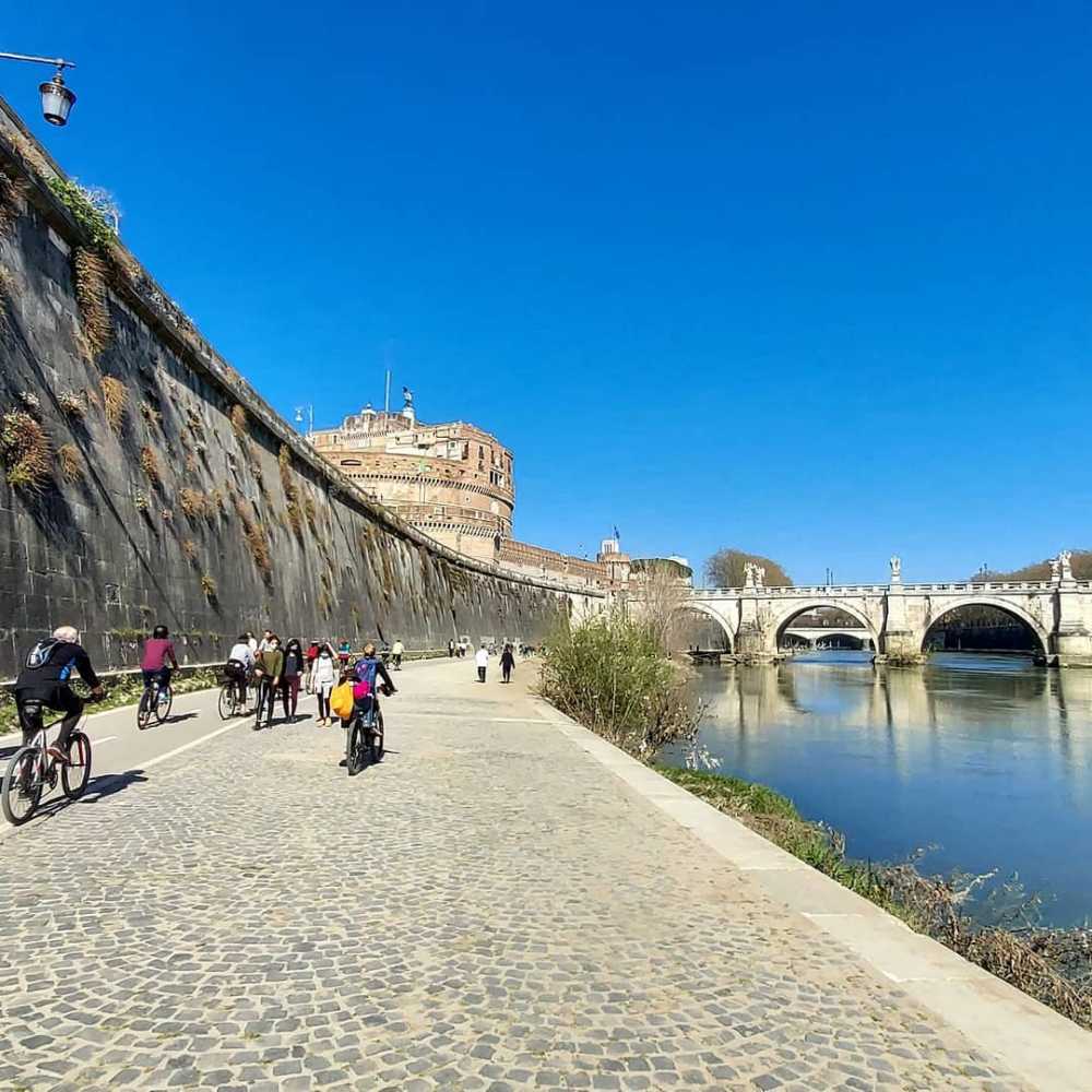 lungotevere ponte sant'angelo