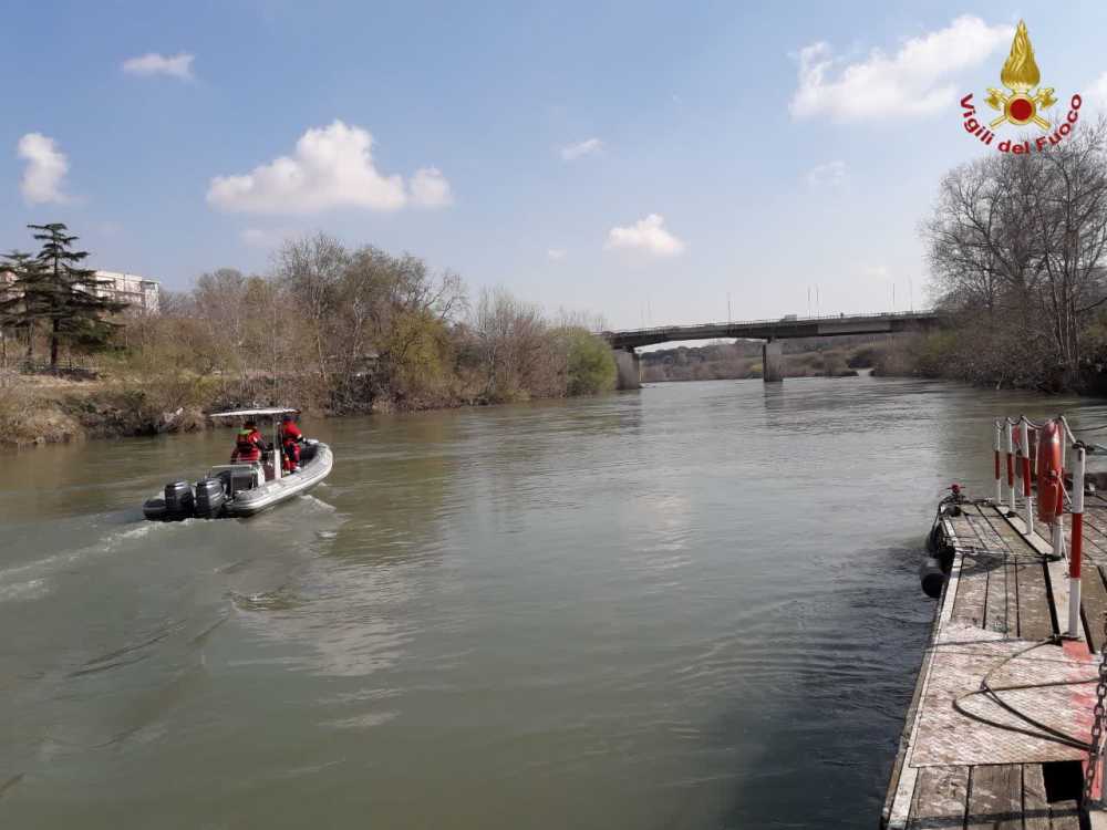 pompieri vvf vigili fuoco tevere (3) pompieri vvf vigili fuoco tevere (3)