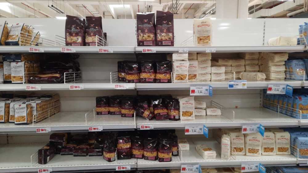 zona rossa scaffali 1