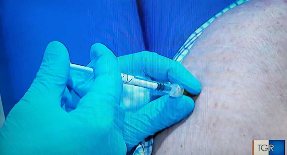 vaccino vaccini somministrazione inoculazione vaccino vaccini somministrazione inoculazione