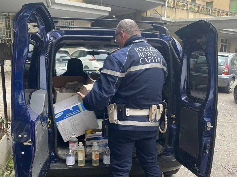 Foto svuota cantine abusivi