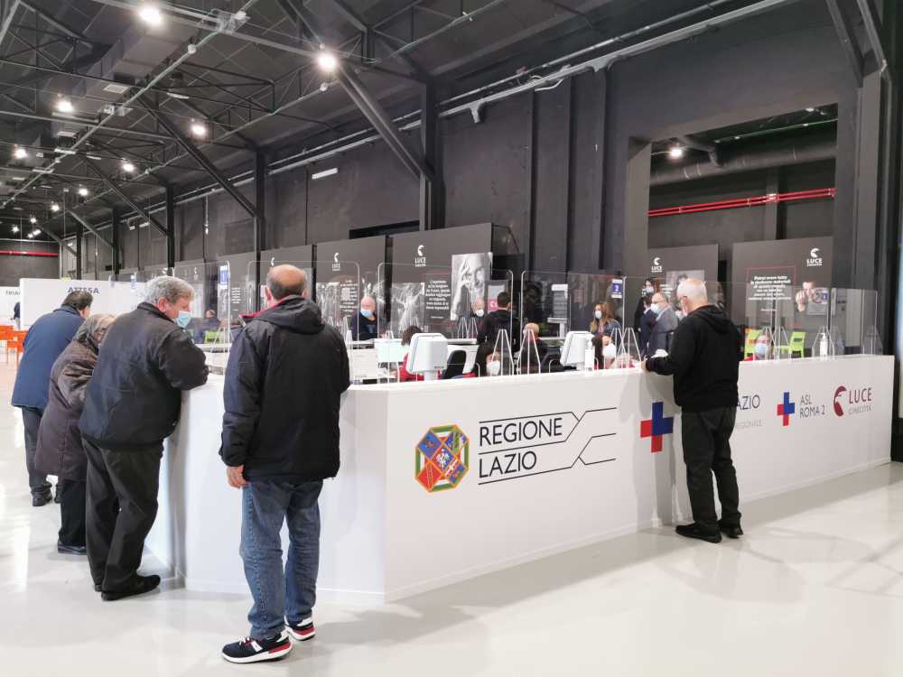 centro hub vaccini covid