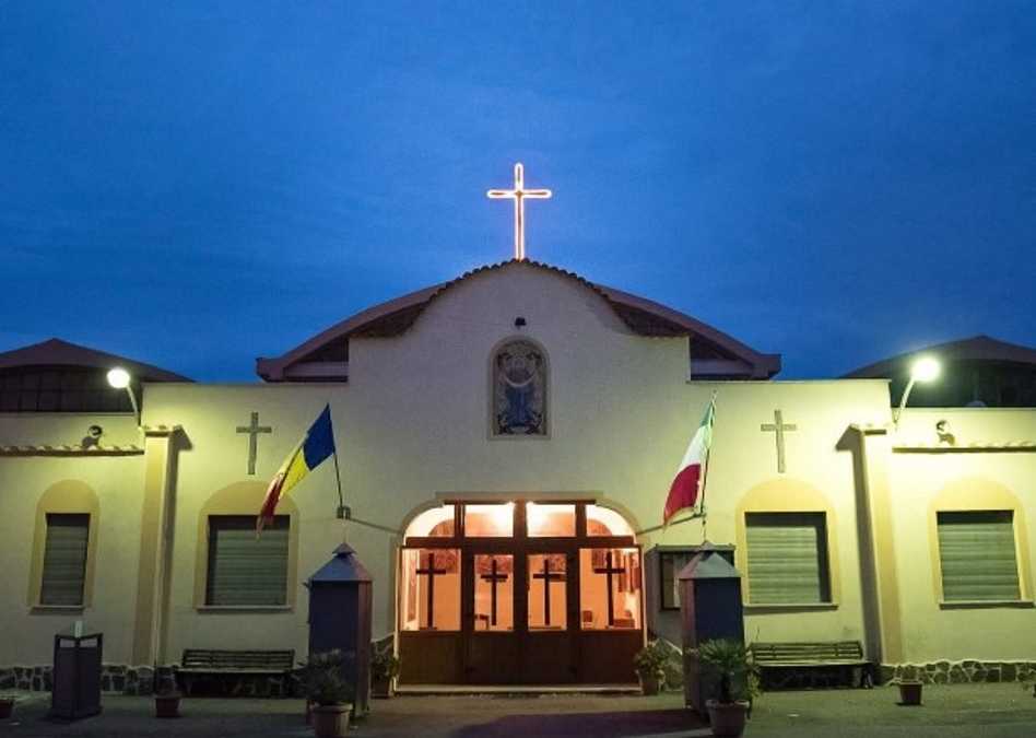 Focolaio Covid alla Chiesa Ortodossa di Civitavecchia, il Sindaco la chiude