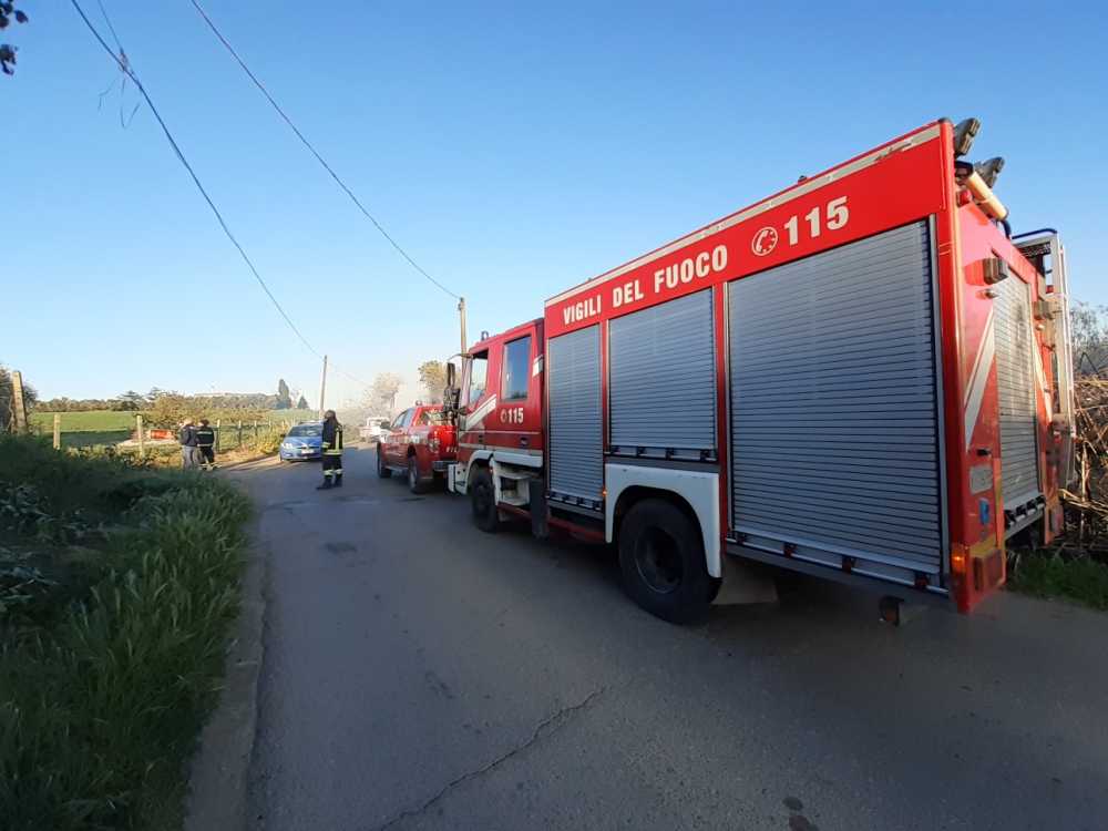 incendio tarquinia vigili fuoco vvf pompieri