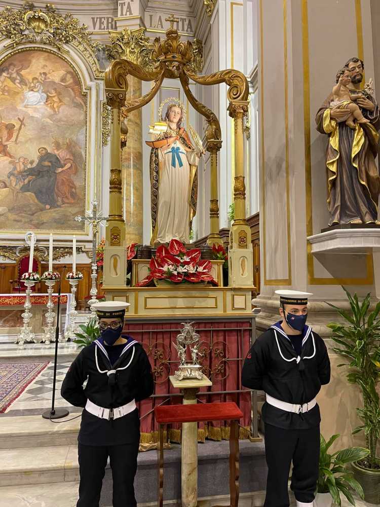 santa fermina statua