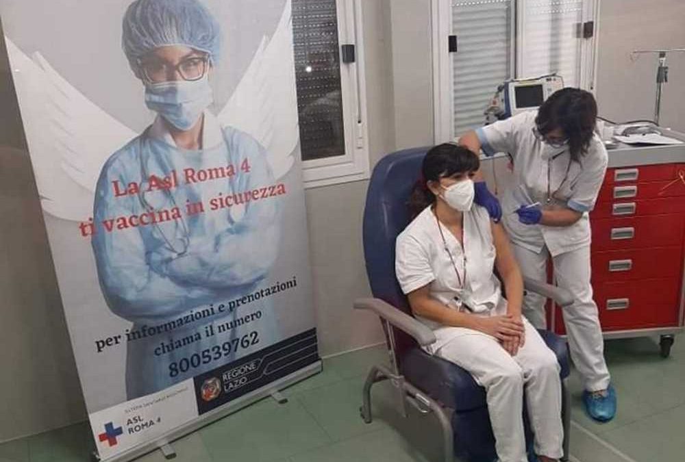 Il carico di vaccini Pfizer a Civitavecchia fa aprire il centro a piazza Verdi