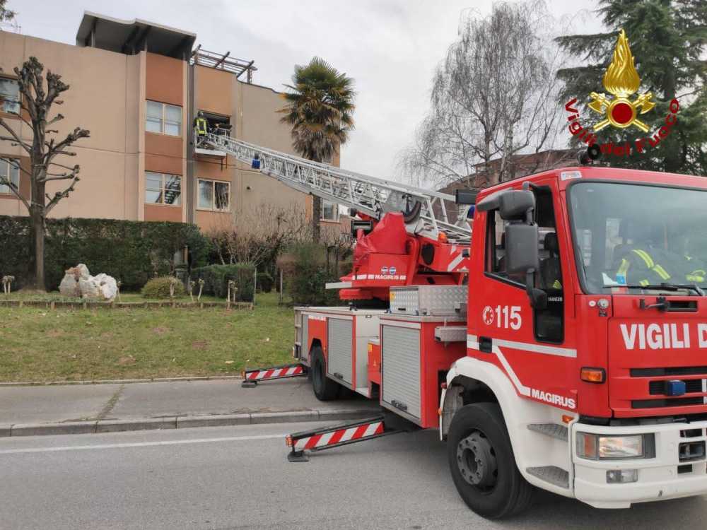 vvf vigili fuoco pompieri autoscala