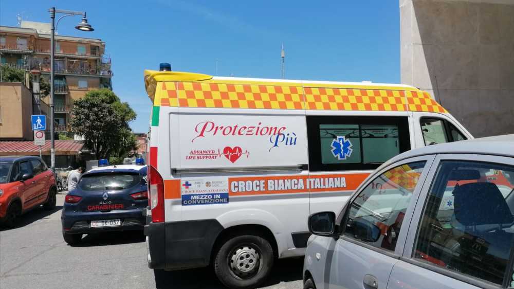 ambulanza carabinieri stazione ladispoli ambulanza carabinieri stazione ladispoli