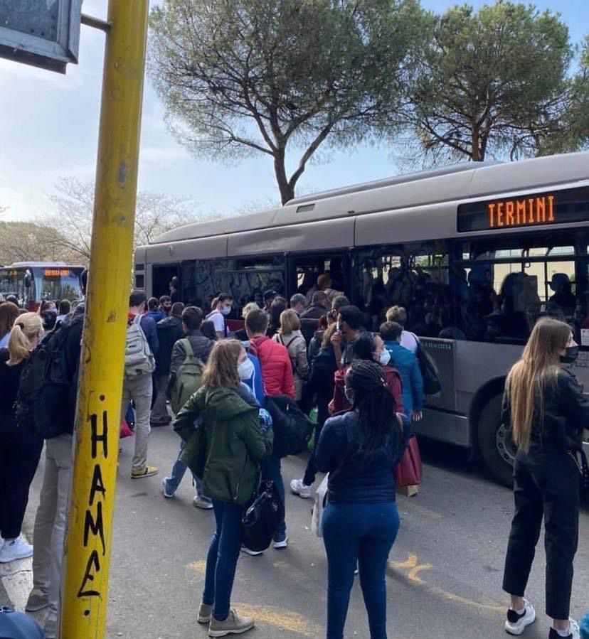 foto assembramento 1