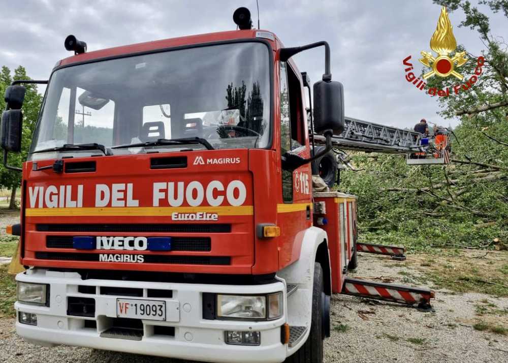 autoscala bosco vvf vigli fuoco pompieri 1 autoscala bosco vvf vigli fuoco pompieri 1
