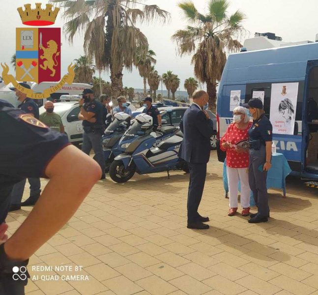 camper rosa polizia civitavecchia (3)