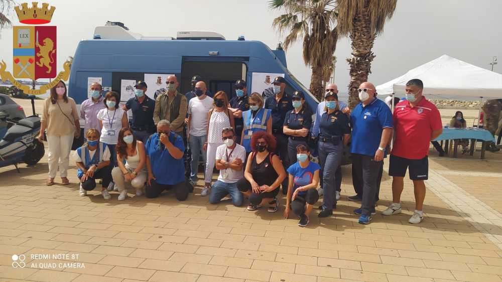 camper rosa polizia civitavecchia 7 m camper rosa polizia civitavecchia 7 m