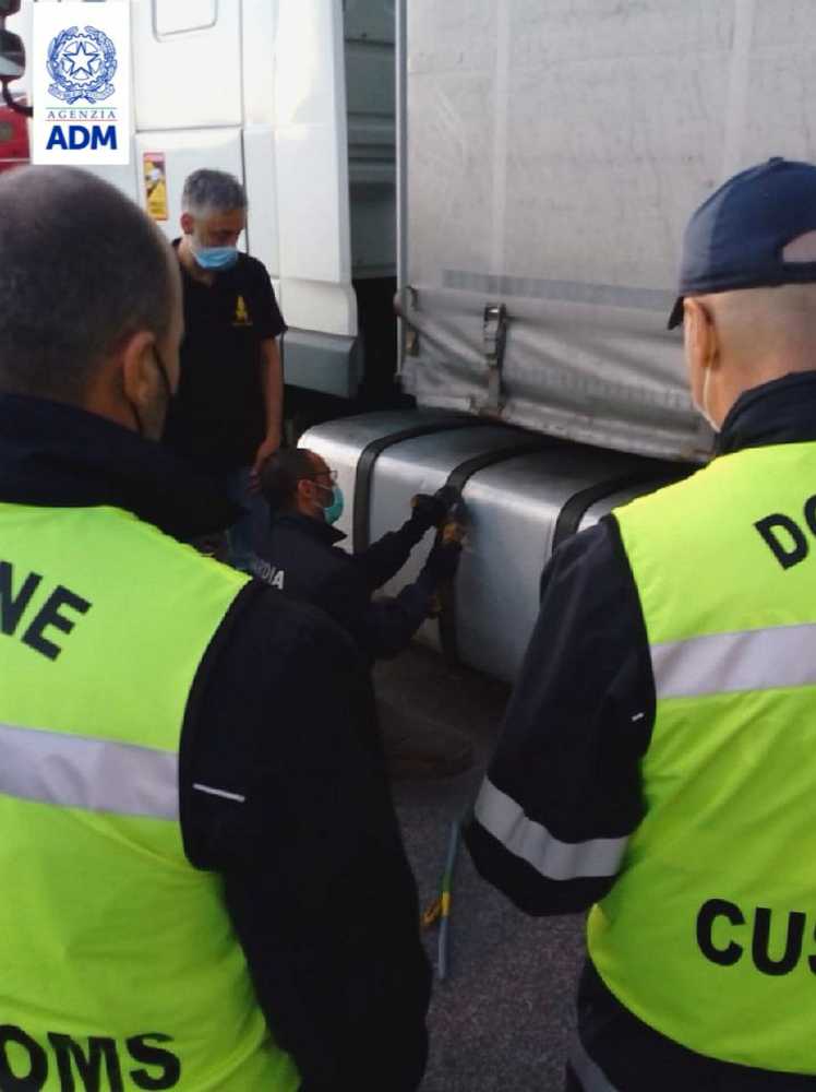 droga marijuana dogane civitavecchia finanza1