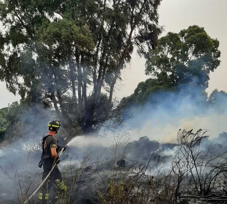 Incendio al Marangone domato dai pompieri