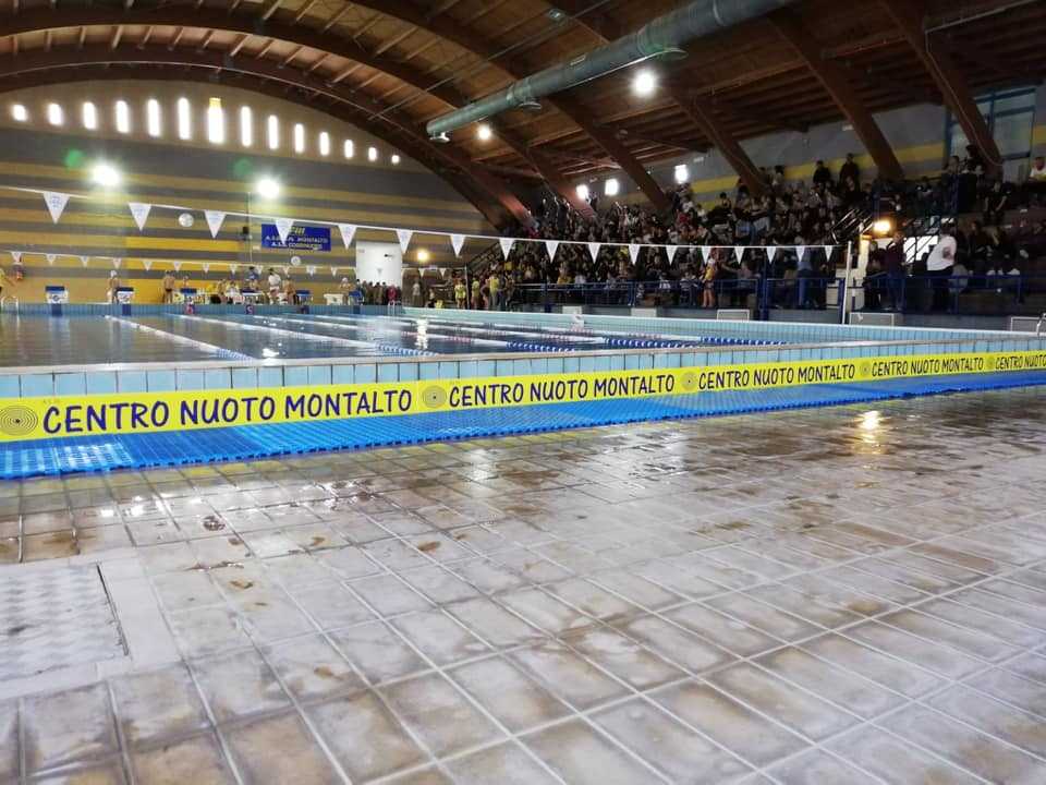 piscina montalto