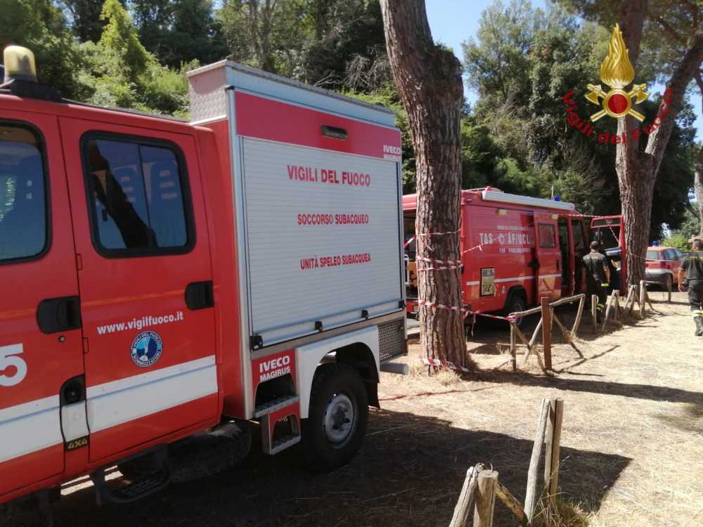 vvf vigili fuoco ricerche lago bracciano 2 vvf vigili fuoco ricerche lago bracciano 1