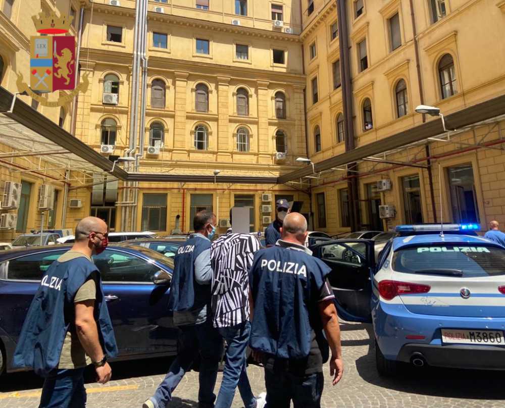 polizia arresto (1) polizia arresto