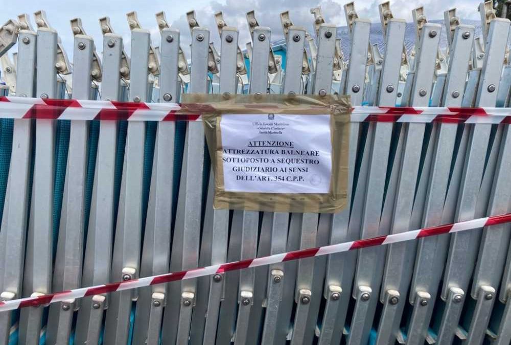 Sequestro di lettini a uno stabilimento di Santa Severa