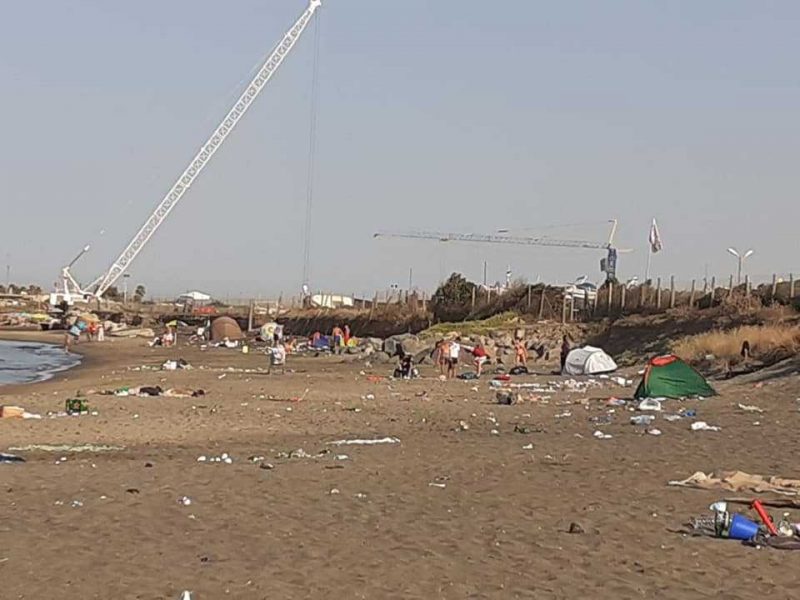 FERRAGOSTO ladispoli immondizia spiaggia