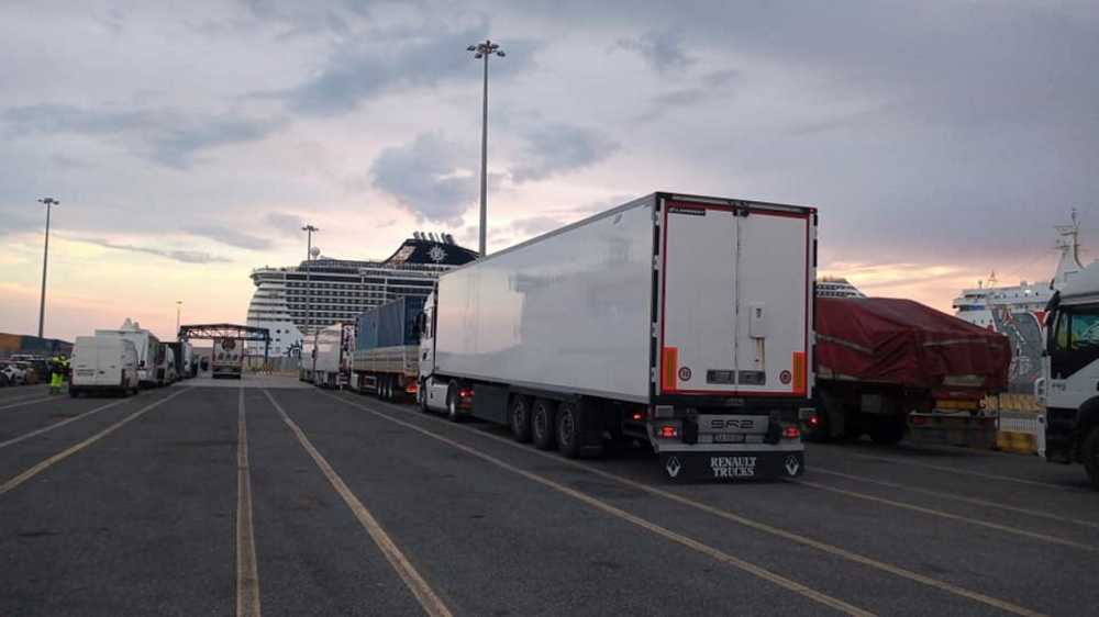 grimaldi porto civitavecchia code imbarchi tir camion