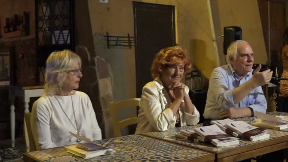 “Pagine di bianco vestite”, del libro