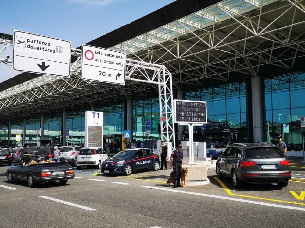 FIUMICINO aeroporto - Controlli dei Carabinieri (2)