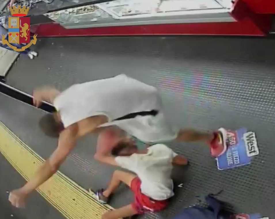 aggressione afgano polizia