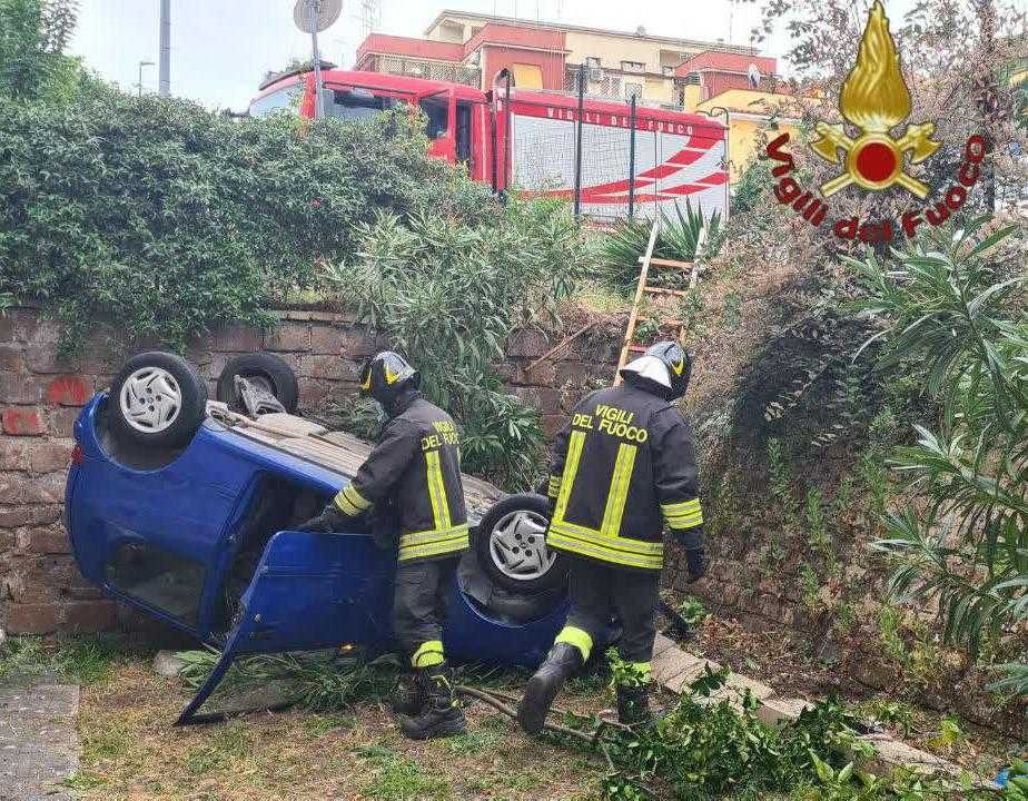 auto giardino pompieri vvf vigili fuoco auto giardino pompieri vvf vigili fuoco
