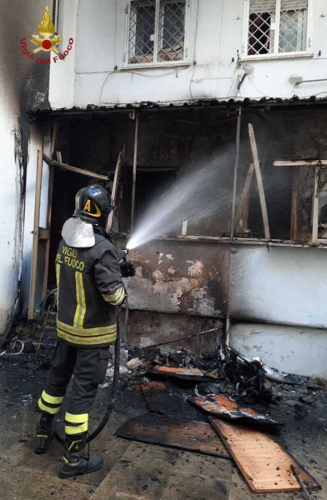 incendio-appartamento-eur incendio-appartamento-eur