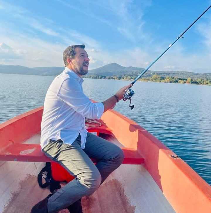salvini lago bracciano salvini lago bracciano