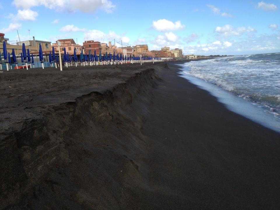 erosione mare ladispoli erosione mare ladispoli