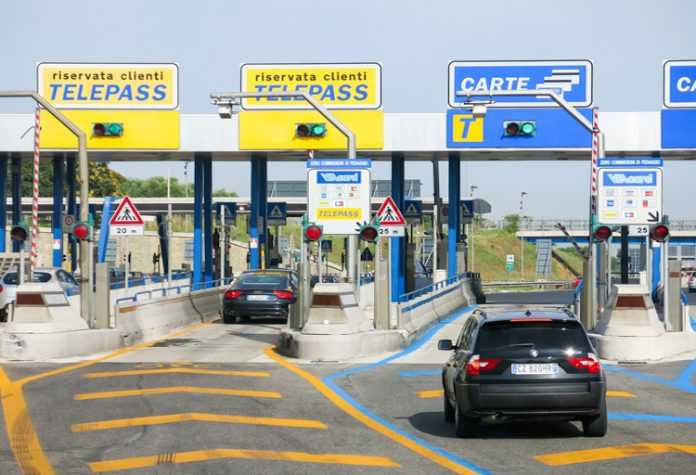 foto autostrada casello telepass