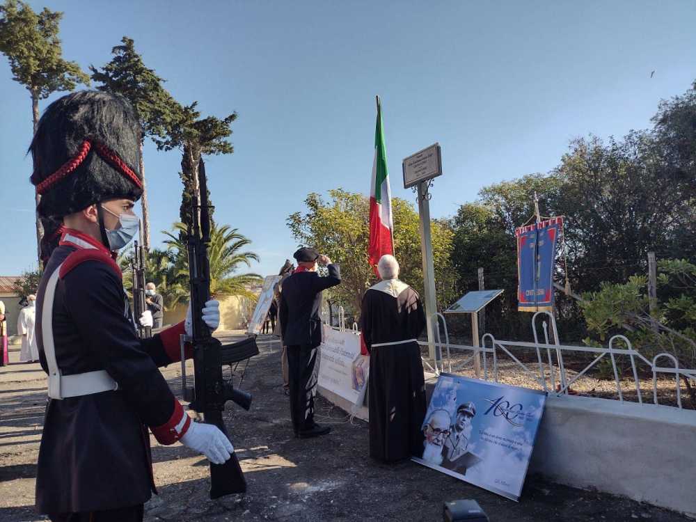 piazzale Gianfranco Maria Chiti, “Cappuccino e Granatiere” piazzale Gianfranco Maria Chiti, “Cappuccino e Granatiere”