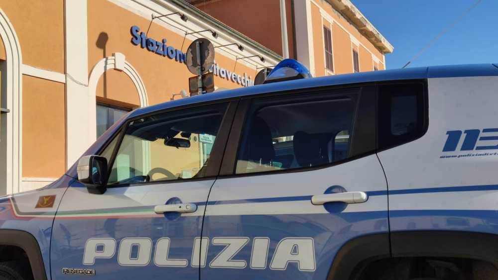 polizia polfer stazione civitavecchia