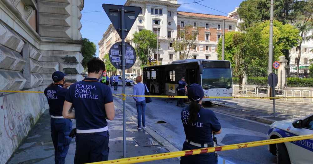 roma capitale bus atac tpl incidente roma capitale bus atac tpl incidente