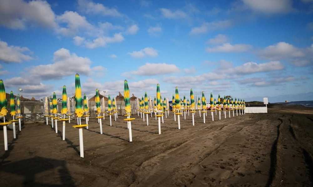 stabilimento ezio torretta spiaggia ombrelloni balneare stabilimento ezio torretta spiaggia ombrelloni balneare