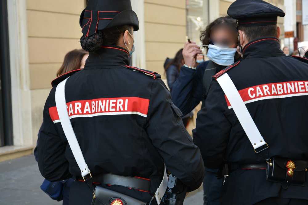 I Carabinieri durante i controlli (2) I Carabinieri durante i controlli (2)