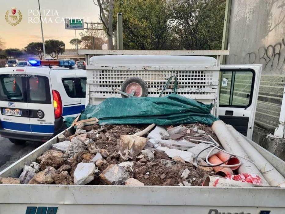 Trasporto rifiuti sequestro Polizia Locale