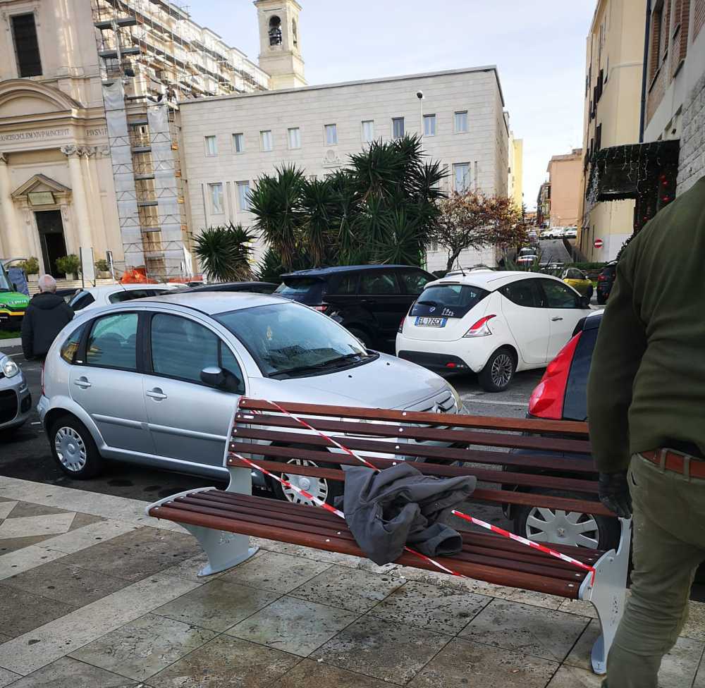 lungoporto panchine lavori civitavecchia (2)