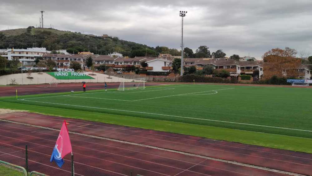 stadio fronti pali luce illuminazione