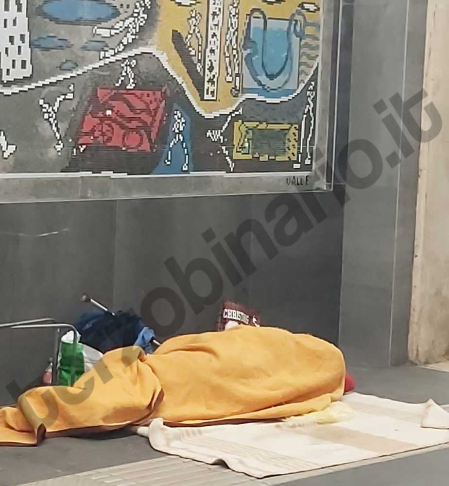 clochard stazione ladispoli barboni senza fissa dimora clochard stazione ladispoli barboni senza fissa dimora
