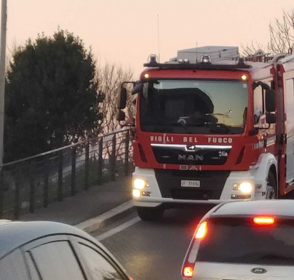 incendio ladispoli ponte vvf vigili fuoco pompieri