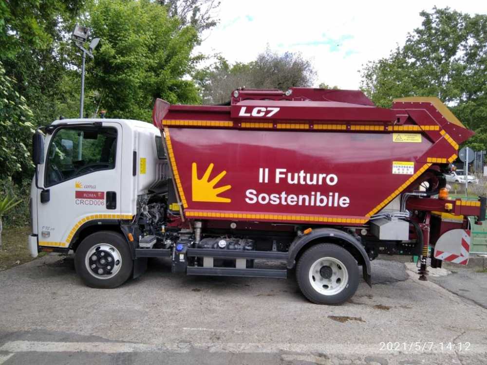 mezzi-ama-369801 mezzo ama rifiuti