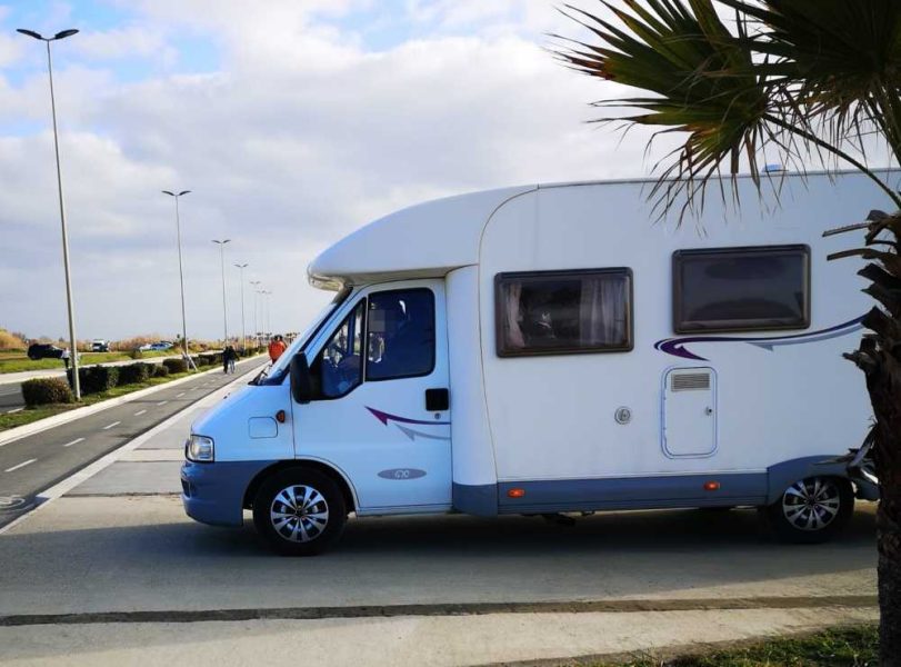 roulotte camper campo di mare