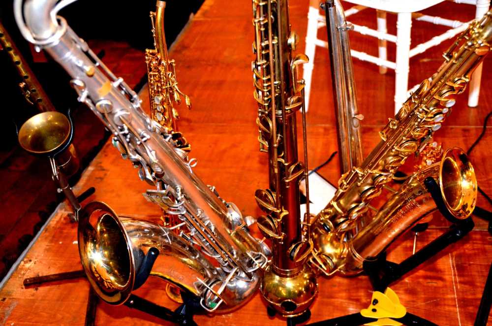 saxofoni saxie band