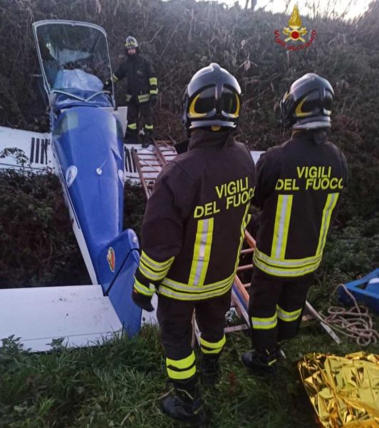 ultraleggero precipita anzio vvf vigili fuoco pompieri