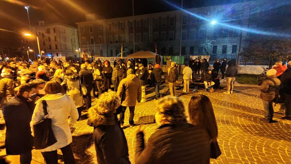 Biodigestore, manifestazione a Civitavecchia - cittadini in piazza