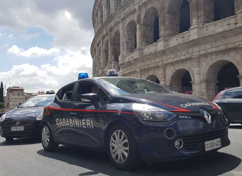 CENTRO – I controlli dei Carabinieri al Colosseo CENTRO - I controlli dei Carabinieri al Colosseo