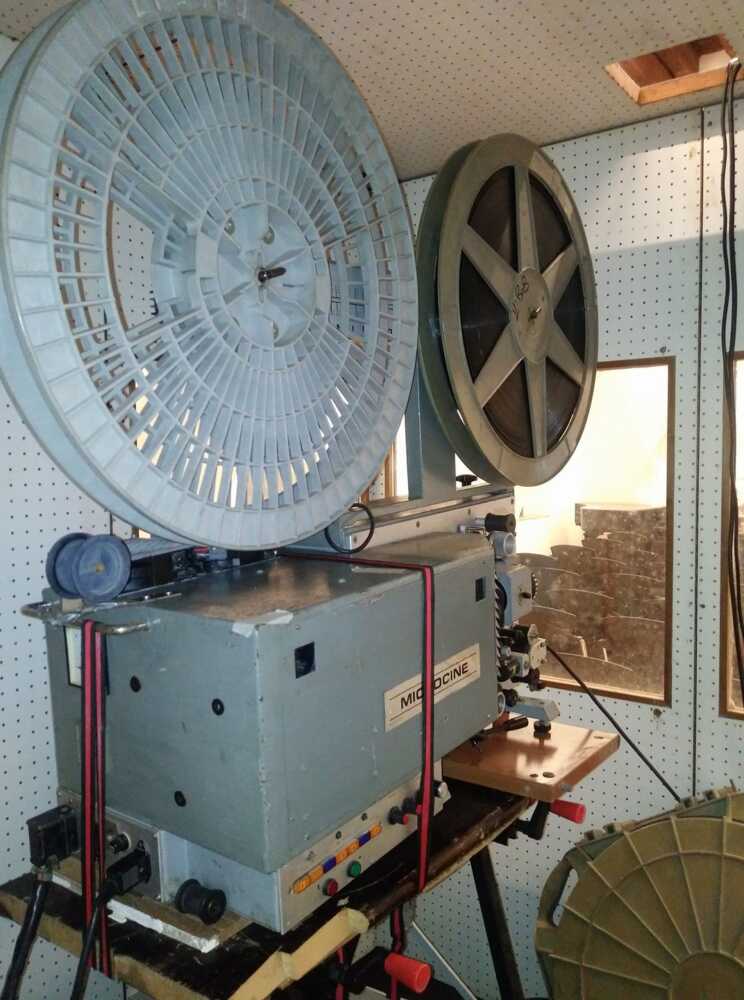 Macchina proiezione cinematografica pellicola